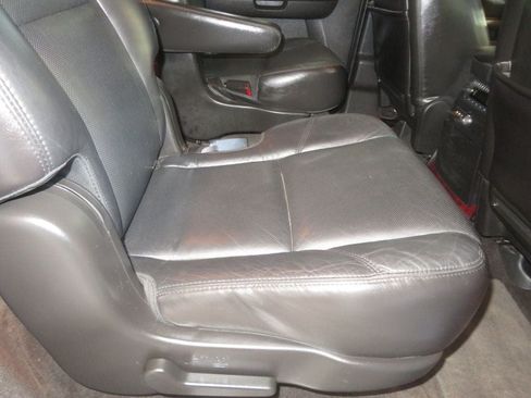 Used 2011 Cadillac Escalade ESV AWD image 31