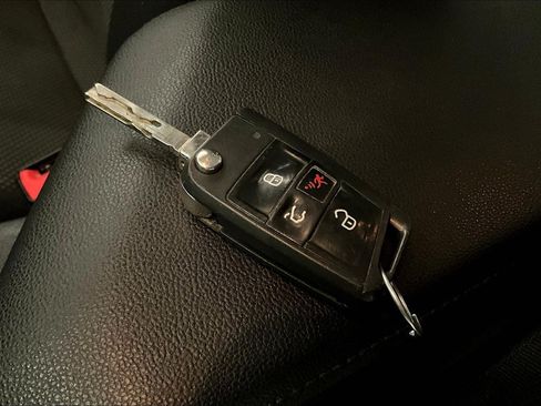 Used 2019 Volkswagen Jetta S FWD image 32