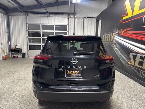 Used 2024 Nissan Rogue S AWD/4WD image 13