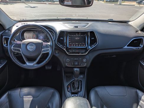 Used 2019 Jeep Cherokee Limited FWD image 25