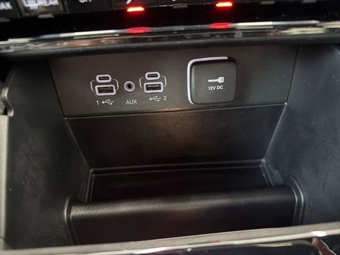 Used 2024 Jeep Grand Cherokee Laredo AWD/4WD image 23