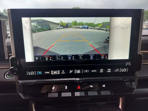 Used 2025 GMC Hummer EV 3X AWD/4WD image 17