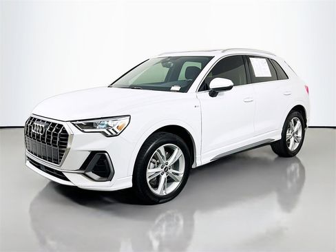 Used 2022 Audi Q3 2.0T Premium Plus image 3