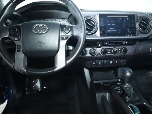 Used 2017 Toyota Tacoma TRD Off-Road w/ Premium & Technology Package image 30