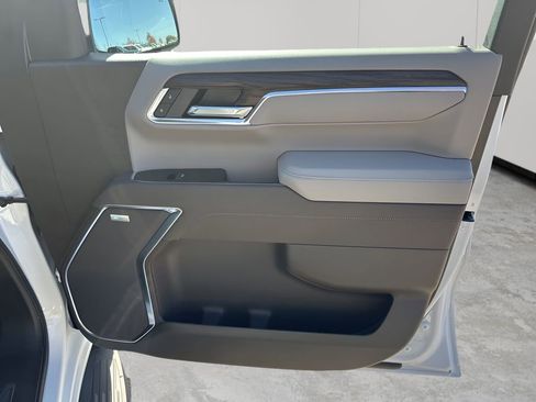 New 2026 GMC Sierra 1500 SLT image 12