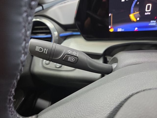 New 2026 Chevrolet Trax LT w/ LT Convenience Package FWD image 32