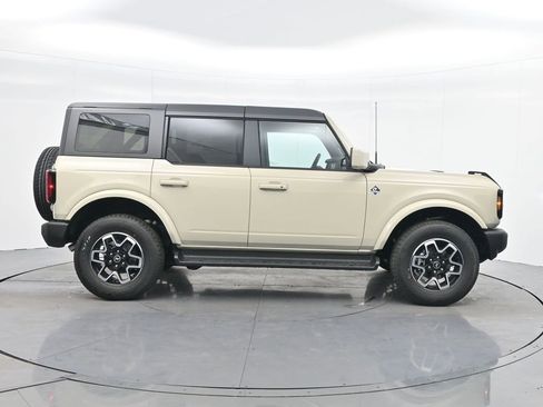 New 2025 Ford Bronco Outer Banks image 6