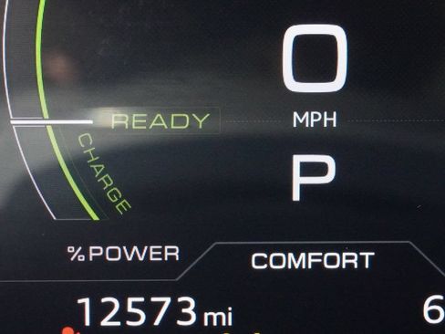 Used 2022 Audi e-tron Premium w/ Convenience Plus Package AWD/4WD image 46