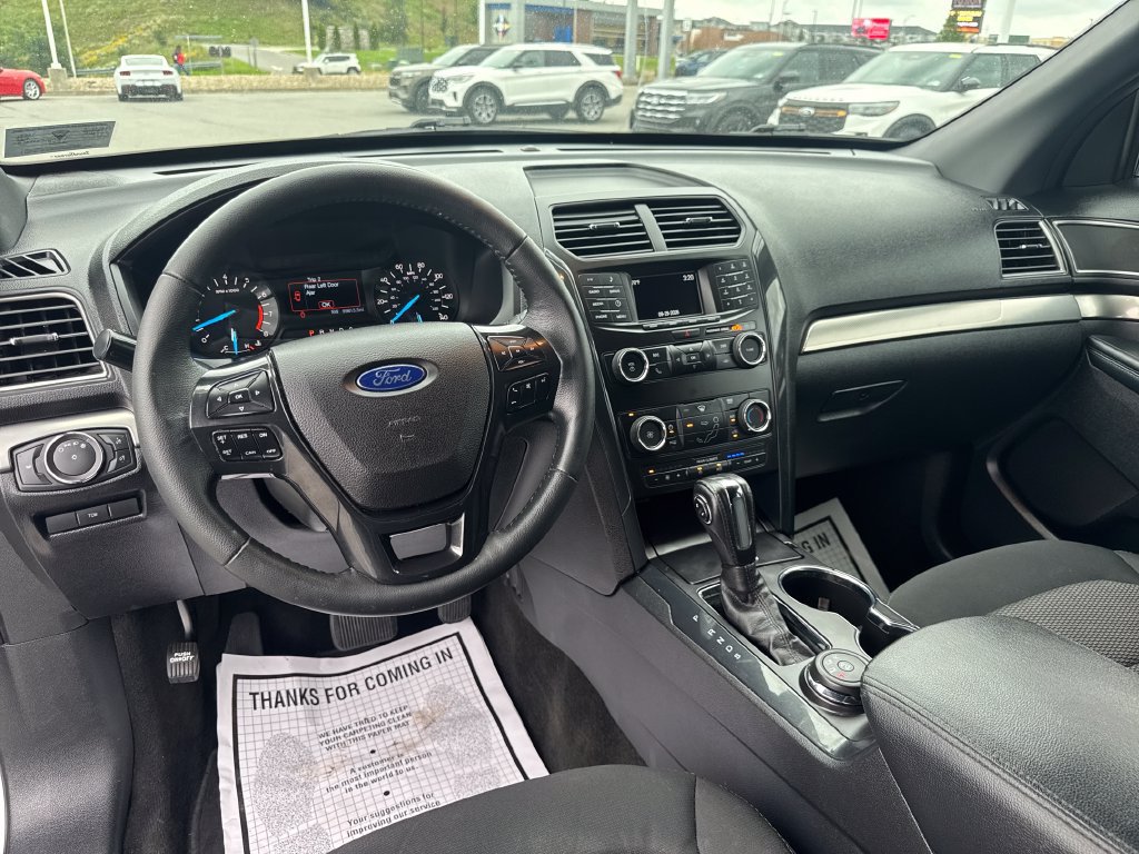 Used 2018 Ford Explorer XLT AWD/4WD image 34
