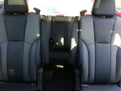 Used 2024 Subaru Ascent Onyx Edition image 27