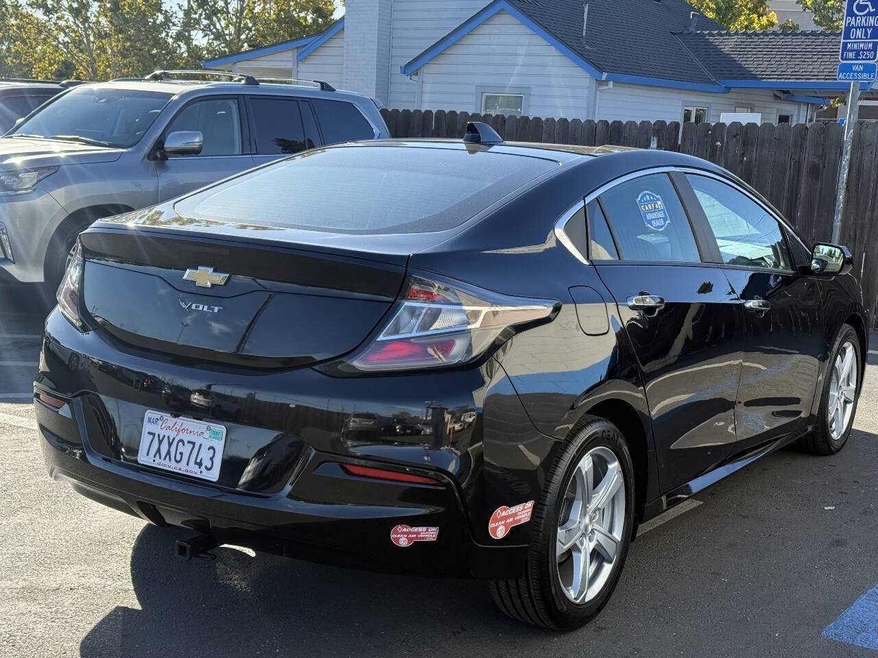Used 2017 Chevrolet Volt LT FWD image 4