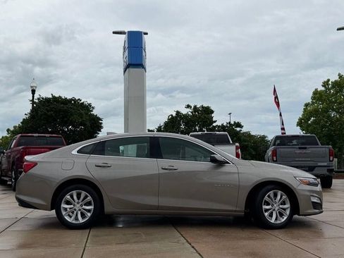 Used 2025 Chevrolet Malibu LT FWD image 8
