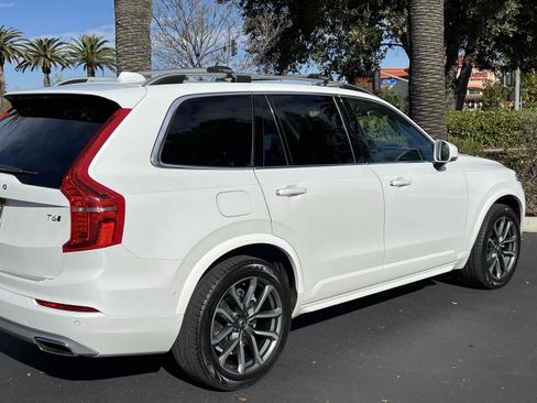 Used 2018 Volvo XC90 T6 Momentum w/ Convenience Package image 23