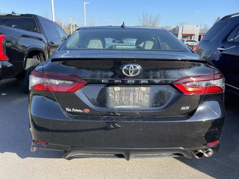 Used 2023 Toyota Camry SE image 3