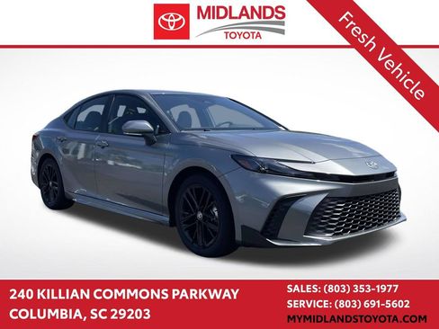 Used 2026 Toyota Camry SE FWD image 1