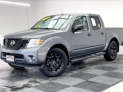 Used 2018 Nissan Frontier SV w/ Value Truck Package image 12