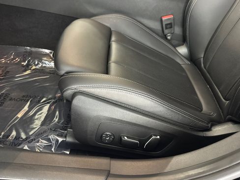 Used 2024 BMW 330i Sedan w/ Convenience Package RWD image 15