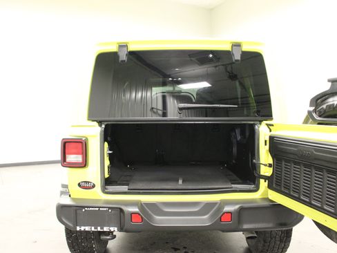 Used 2023 Jeep Wrangler Sahara image 13