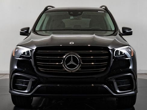 New 2026 Mercedes-Benz GLS 450 4MATIC image 2