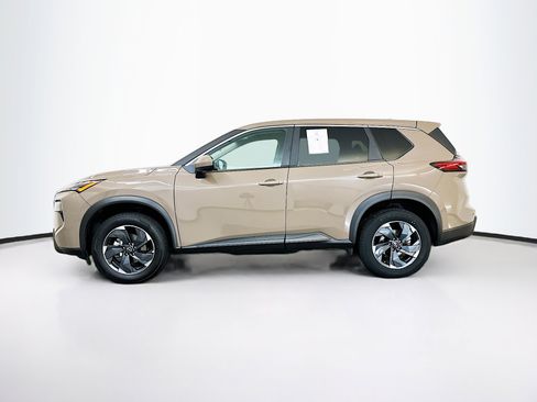 Used 2025 Nissan Rogue SV image 4