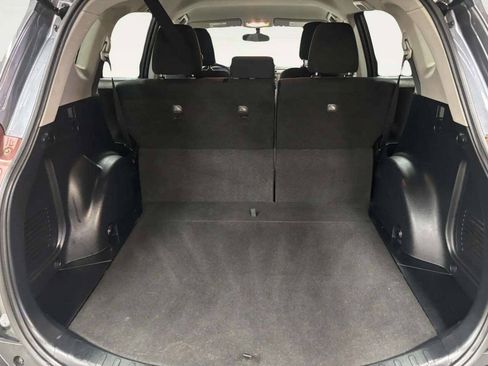 Used 2014 Toyota RAV4 LE AWD/4WD image 6