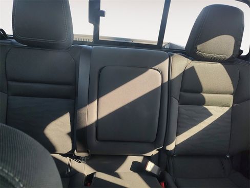 Used 2024 Nissan Frontier SV w/ SV Convenience Package image 13