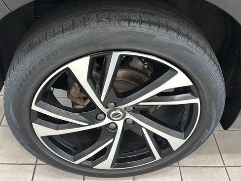 Used 2021 Volvo XC40 T5 R-Design w/ Climate Package AWD/4WD image 31