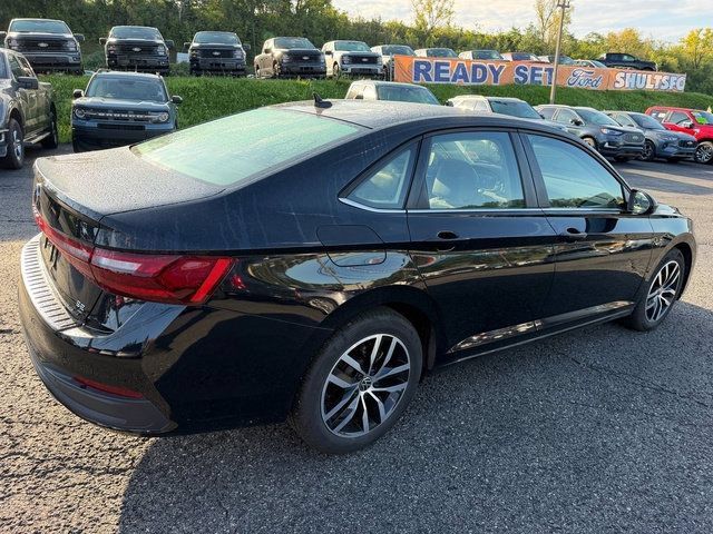 Used 2025 Volkswagen Jetta SE FWD image 6