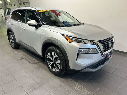 Used 2021 Nissan Rogue SV AWD/4WD image 2