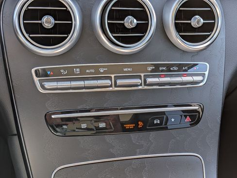 Used 2022 Mercedes-Benz GLC 300 image 23