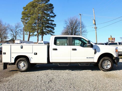 Used 2022 Ford F250 XL w/ Power Equipment Group image 6