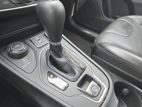 Used 2022 Jeep Cherokee Latitude Lux AWD/4WD image 22