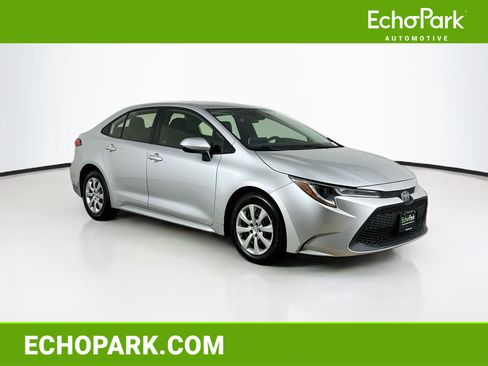 Used 2020 Toyota Corolla LE FWD image 1