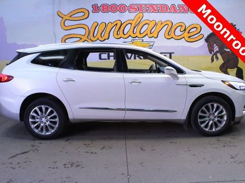 Used 2020 Buick Enclave Essence image 1