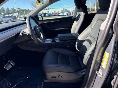 Used 2023 Tesla Model Y Long Range image 13