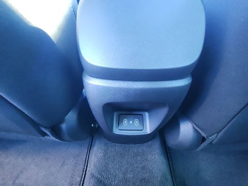 Used 2025 Hyundai Elantra SEL w/ Cargo Package image 30