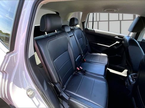 Used 2021 Volkswagen Tiguan SE AWD/4WD image 27