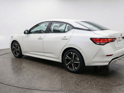 Used 2025 Nissan Sentra SV image 6