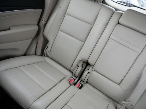 Used 2020 Jeep Grand Cherokee Limited w/ Luxury Group II image 12