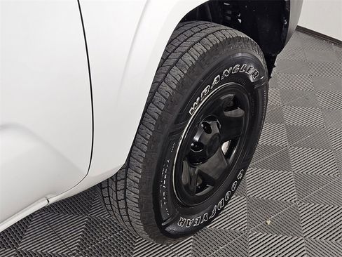 Used 2020 Toyota Tacoma SR image 6