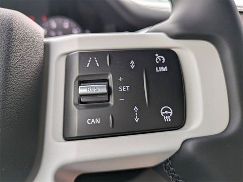 New 2025 Land Rover Defender 130 X-Dynamic SE image 29