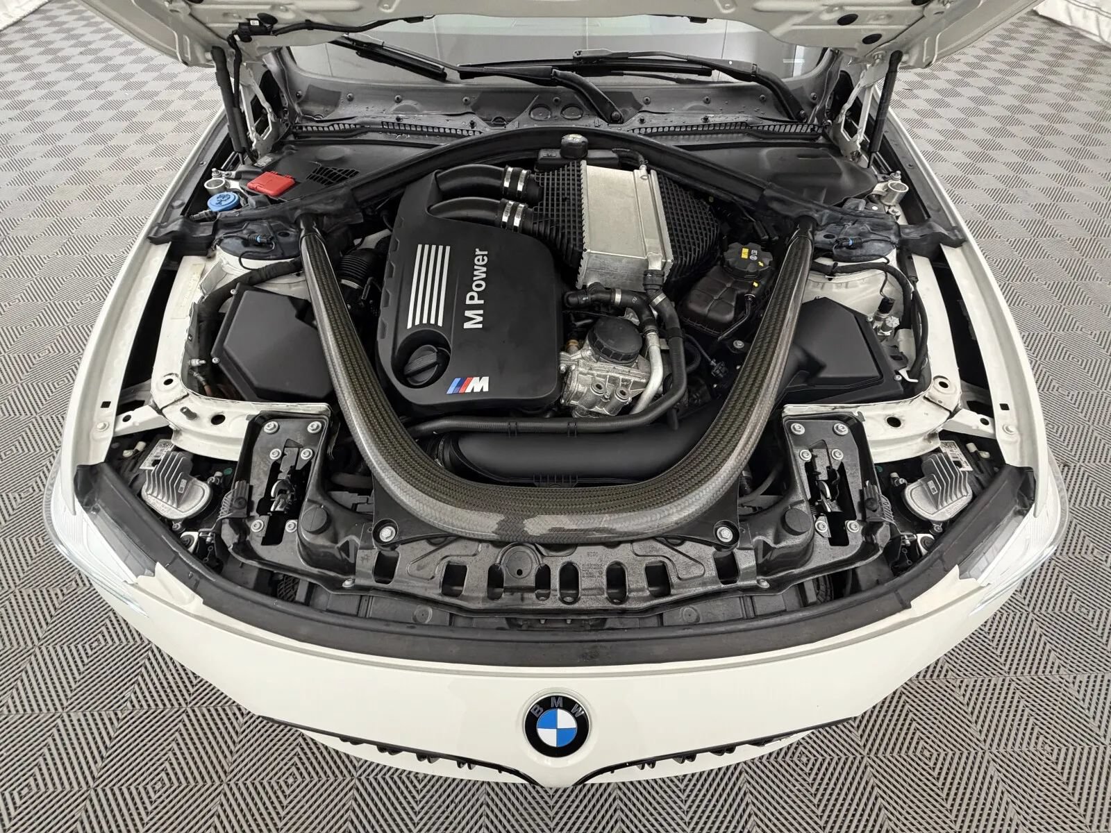 Used 2018 BMW M4 Convertible RWD image 44