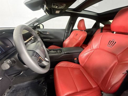 Certified 2023 Toyota Crown AWD/4WD image 3