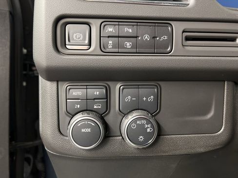 Used 2022 Chevrolet Tahoe LT w/ Luxury Package image 24