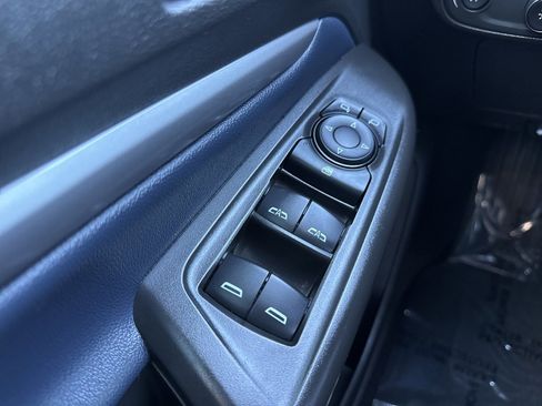 Used 2022 Chevrolet Bolt EUV LT w/ Convenience Package image 27