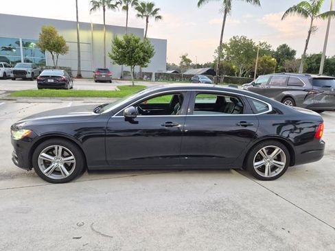 Used 2018 Volvo S90 T5 Momentum w/ Convenience Package FWD image 8