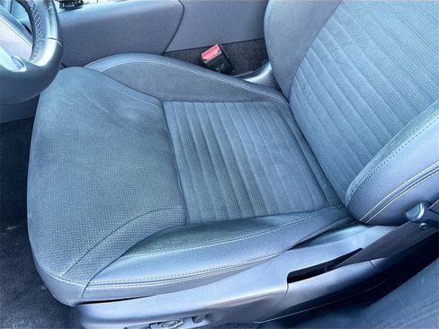 Used 2023 Land Rover Discovery S R-Dynamic image 21