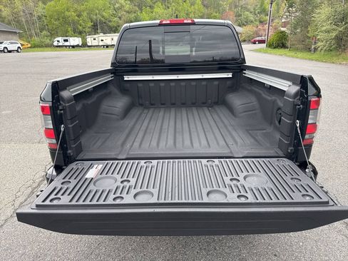 Used 2024 Nissan Frontier SV w/ SV Convenience Package AWD/4WD image 5
