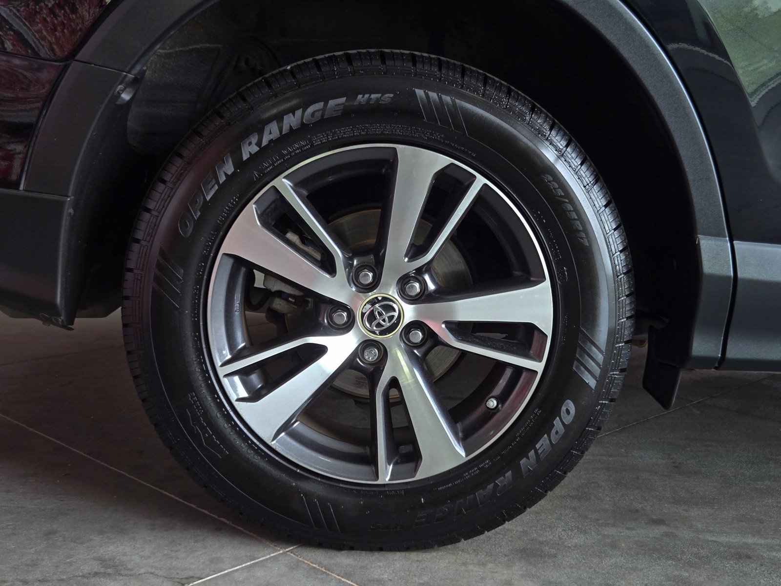 Used 2018 Toyota RAV4 XLE AWD/4WD image 5