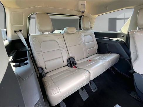 Used 2022 Lincoln Navigator Reserve AWD/4WD image 30